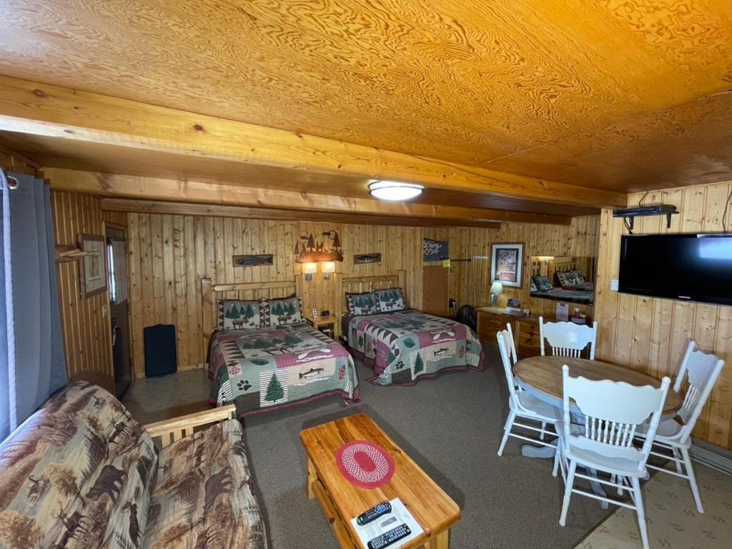 Sportsman Lodge Melrose Mt 뷰트 외부 사진